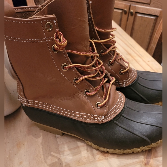 LL Bean Women's "Bean" Boots - Picture 2 of 8